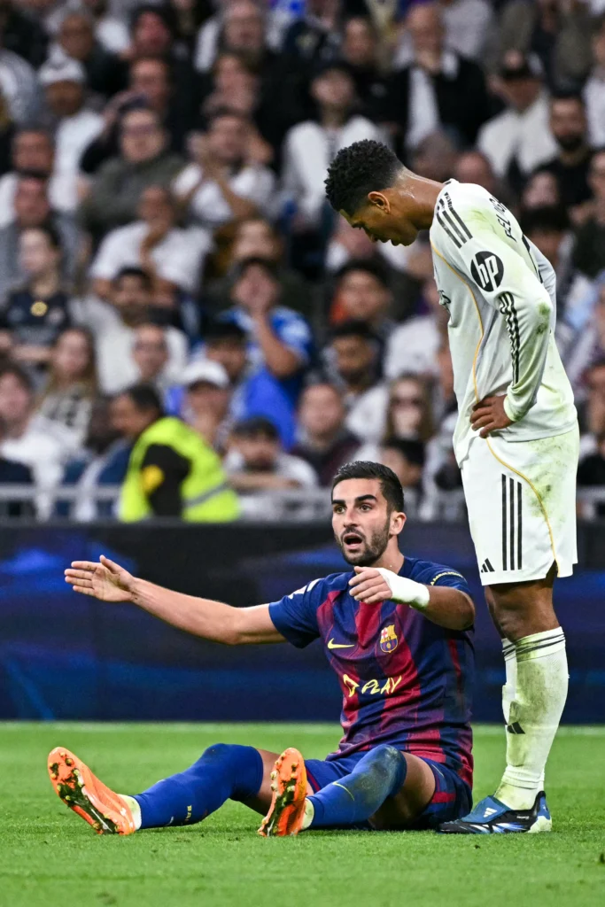 ريال مدريد يحسم الكلاسيكو أمام برشلونة ويعزز صدارة الدوري الإسباني بثنائية مستحقة